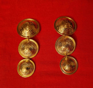 Vintage golden earrings, 1 pair